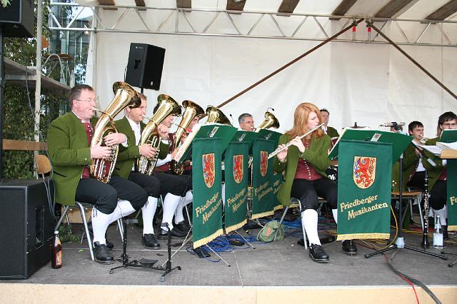 Und die Musik spielt dazu..